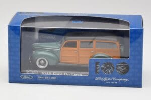 Ford Deluxe Woody Forest Zöld Minichamps 1:43 FORD20002 Fém – 4. kép a 4-ből