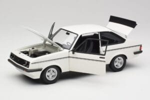 Ford Escort Mk2 RS 2000 LHD Fehér Minichamps 1:18 150084300 Fém – 2. kép a 8-ből