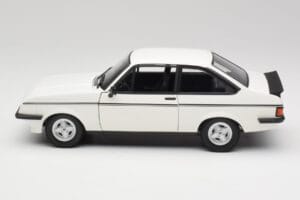 Ford Escort Mk2 RS 2000 LHD Fehér Minichamps 1:18 150084300 Fém – 4. kép a 8-ből