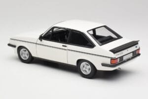 Ford Escort Mk2 RS 2000 LHD Fehér Minichamps 1:18 150084300 Fém – 7. kép a 8-ből