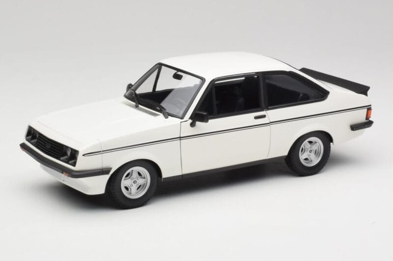 Ford Escort Mk2 RS 2000 LHD Fehér Minichamps 1:18 150084300 Fém