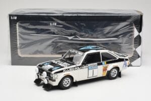 Ford Escort Mk2 RS 1800 #1 T. Mäkinen / H. Liddon Allied Polymer Group Winners Lombard RAC Rally 1975 Minichamps 1:18 1557587 – 6. kép a 6-ből