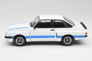 Ford Escort Mk2 RS 2000 X-Pack Diamond Fehér & Kék Stripe MCG 1:18 MCG18350 Fém – 3. kép a 6-ből