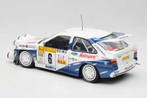 Ford Escort RS Cosworth Mobil 1 #6 F. Delecour / D. Grataloup Rally Monte Carlo Night Version Winner 1994 UT Models 1:18 3945 – 7. kép a 8-ből