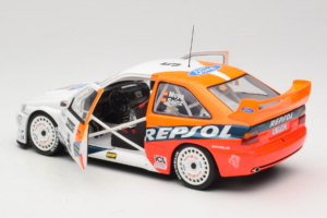 Ford Escort RS Cosworth Repsol #5 C. Sainz / L. Moya RAC Rally 1997 UT Models 1:18 39750 Fém – 5. kép a 8-ből