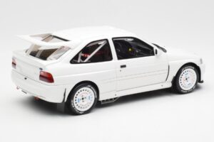 Ford Escort RS Cosworth Group A Fehér Otto 1:18 OT1025 Gyanta – 2. kép a 6-ből