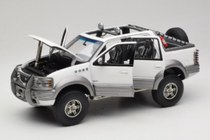 Ford Expedition Himalaya White AUTOart 1:18 72781 Fém – 2. kép a 8-ből