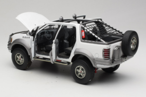 Ford Expedition Himalaya White AUTOart 1:18 72781 Fém – 5. kép a 8-ből