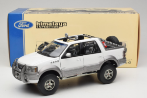 Ford Expedition Himalaya White AUTOart 1:18 72781 Fém – 8. kép a 8-ből