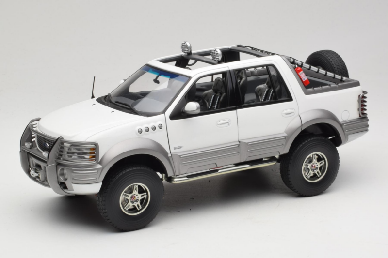 Ford Expedition Himalaya White AUTOart 1:18 72781 Fém