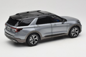 Ford Explorer Szürke OEM 1:18 FORD2020 Fém – 3. kép a 8-ből