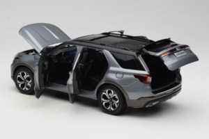 Ford Explorer Szürke OEM 1:18 FORD2020 Fém – 5. kép a 8-ből