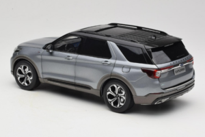 Ford Explorer Szürke OEM 1:18 FORD2020 Fém – 7. kép a 8-ből
