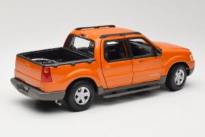 Ford Explorer Sport Trac Narancssárga Maisto 1:18 536891G Fém – 3. kép a 8-ből