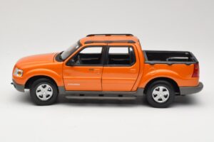 Ford Explorer Sport Trac Narancssárga Maisto 1:18 536891G Fém – 4. kép a 8-ből