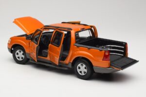 Ford Explorer Sport Trac Narancssárga Maisto 1:18 536891G Fém – 5. kép a 8-ből