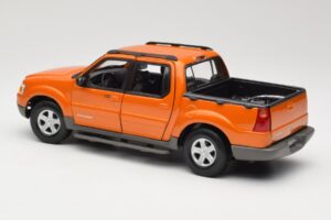 Ford Explorer Sport Trac Narancssárga Maisto 1:18 536891G Fém – 7. kép a 8-ből