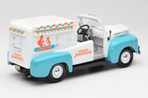 Ford F-1 Howard Johnson's Ice Cream Road Signature 1:18 92229 Fém – 2. kép a 6-ből