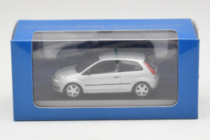 Ford Fiesta Mk5 2-Door Ezüst Minichamps 1:43 FIESTA003 Fém – 4. kép a 4-ből