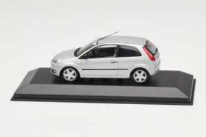 Ford Fiesta Mk5 2-Door Ezüst Minichamps 1:43 FIESTA003 Fém