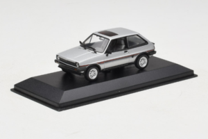 Ford Fiesta XR2 Ezüst Minichamps 1:43 400085160 Fém – 2. kép a 4-ből