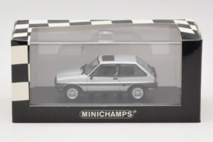 Ford Fiesta XR2 Ezüst Minichamps 1:43 400085160 Fém – 4. kép a 4-ből