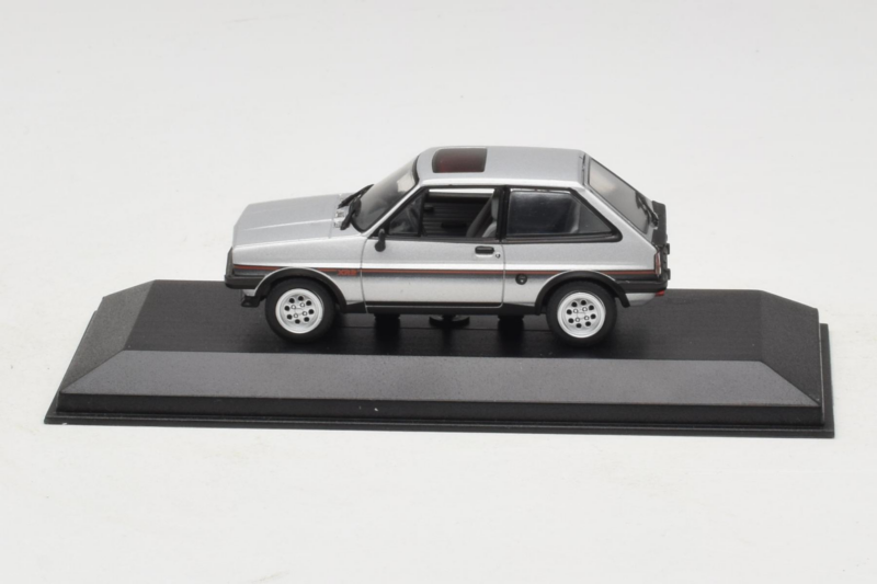 Ford Fiesta XR2 Ezüst Minichamps 1:43 400085160 Fém