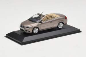 Ford Focus Mk2 CC Szürke Minichamps 1:43 FORD005 Fém – 2. kép a 4-ből