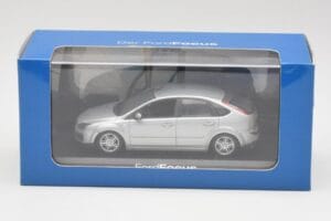 Ford Focus Mk2 Moondust Ezüst Minichamps 1:43 FOCUS002 Fém – 4. kép a 4-ből