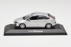 Ford Focus Mk2 Moondust Ezüst Minichamps 1:43 FOCUS002 Fém