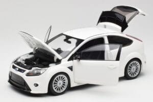 Ford Focus RS Mk2 Fehér Minichamps 1:18 100080002 Fém – 2. kép a 8-ből