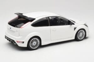Ford Focus RS Mk2 Fehér Minichamps 1:18 100080002 Fém – 3. kép a 8-ből