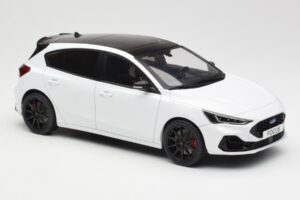 Ford Focus ST Mk4 Frozen Fehér MCG 1:18 MCG18453 Fém – 4. kép a 6-ből