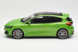 Ford Focus ST Mk4 Zöld MCG 1:18 MCG18452 Fém – 3. kép a 6-ből