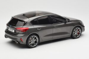 Ford Focus ST Mk4 Szürke MCG 1:18 MCG18454 Fém – 2. kép a 6-ből