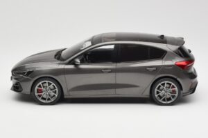 Ford Focus ST Mk4 Szürke MCG 1:18 MCG18454 Fém – 3. kép a 6-ből
