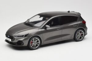 Ford Focus ST Mk4 Szürke MCG 1:18 MCG18454 Fém