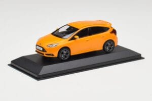 Ford Focus ST Mk3 Tangerine Scream Minichamps 1:43 FOCUS001 Fém – 2. kép a 4-ből