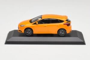 Ford Focus ST Mk3 Tangerine Scream Minichamps 1:43 FOCUS001 Fém