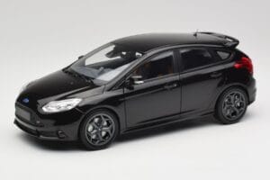 Ford Focus ST Mk2 Panther Black Metallic Minichamps 1:18 110082000 Fém