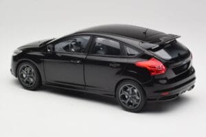 Ford Focus ST Mk2 Panther Black Metallic Minichamps 1:18 110082000 Fém – 7. kép a 8-ből