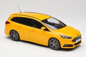 Ford Focus ST Turnier Mk3 Sárga MCG 1:18 MCG18464 Fém – 4. kép a 6-ből