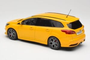 Ford Focus ST Turnier Mk3 Sárga MCG 1:18 MCG18464 Fém – 5. kép a 6-ből