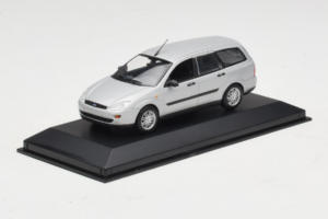 Ford Focus Mk1 Turnier Ezüst Minichamps 1:43 FOCUS004 Fém – 2. kép a 5-ből