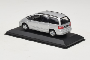 Ford Galaxy Mk2 Ezüst Minichamps 1:43 GALAXY001 Fém – 3. kép a 4-ből