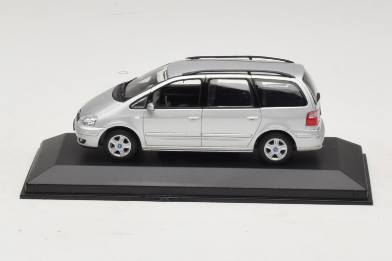 Ford Galaxy Mk2 Ezüst Minichamps 1:43 GALAXY001 Fém