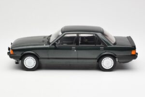 Ford Granada Mk2 2.8 Injection Sötétzöld MCG 1:18 MCG18263 Fém – 3. kép a 6-ből