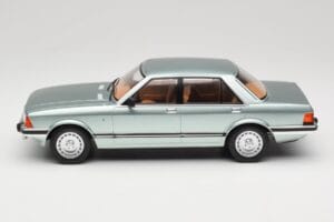 Ford Granada Mk2 2.8 Ghia Light Green Metallic MCG 1:18 MCG18535 Fém – 3. kép a 6-ből