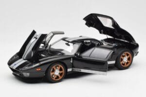 Ford GT Fekete Fehér Csíkokkal AUTOart 1:18 73023 Fém – 2. kép a 8-ből