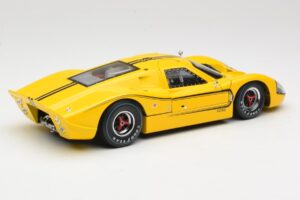 Ford GT40 Mk IV Sárga 1967 Shelby Collectibles 1:18 31414S Fém – 3. kép a 8-ből